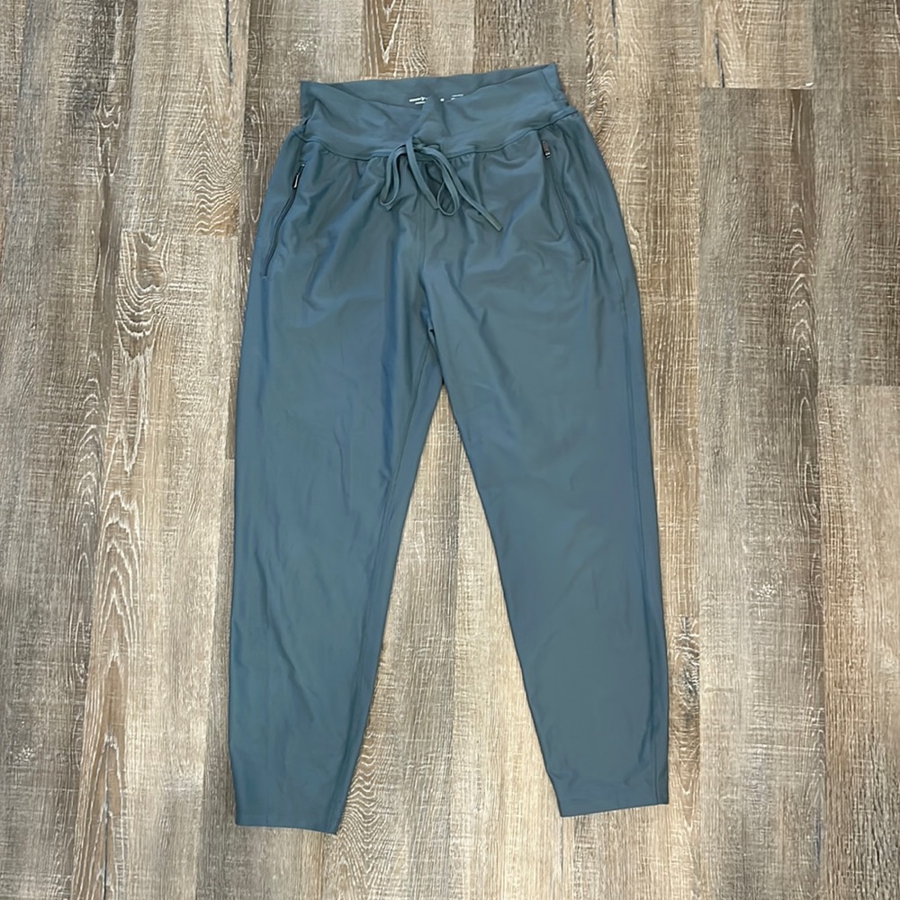 Old Navy high rise jogger. Dusty blue, draw string waist, zip side pockets.
